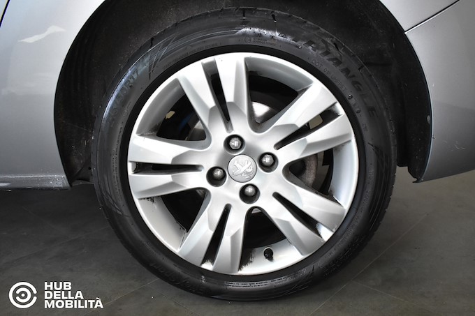 PEUGEOT 5008 2.0 HDi 150CV Active